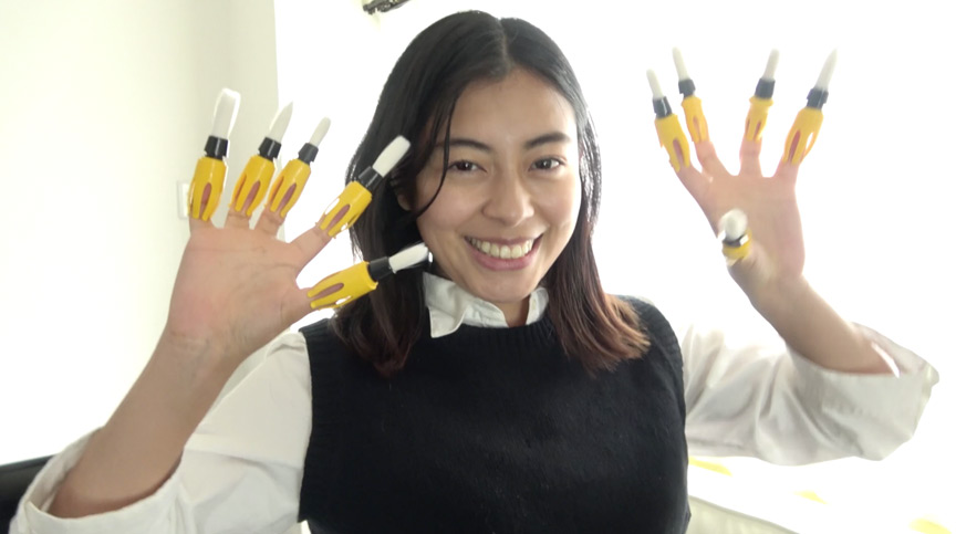 ＜痴女＞ EmilyチャンのはじめてのM男くすぐりプレイ 【高画質】