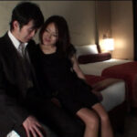 ＜痴女＞ ビキニで辱められる僕を発情した助平熟女が撮影すると 【高画質】