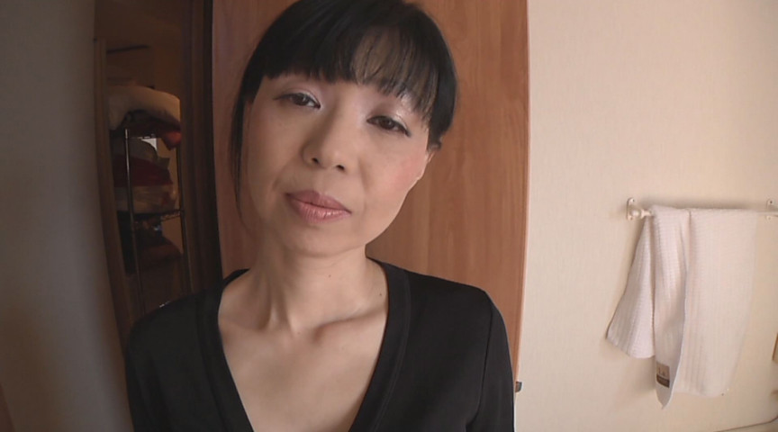 ＜痴女＞ お母さんがオシッコ手伝ってあげる2 【高画質】