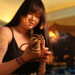 ＜痴女＞ マスクフェチのソニーちゃん、彼氏の部屋に押し入る！ 【高画質】