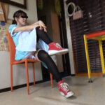 ＜痴女＞ ショップ店員様の顔蹴りと全体重顔面乗りを耐えた変態男 【高画質】