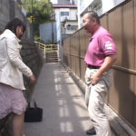 ＜痴女＞ 超カワイイ娘に太モモ、パンティ丸出しで金蹴り三昧！ 【高画質】