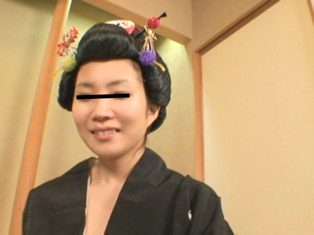 ＜痴女＞ 芸者女王！オス豚奴隷の逆襲 【高画質】