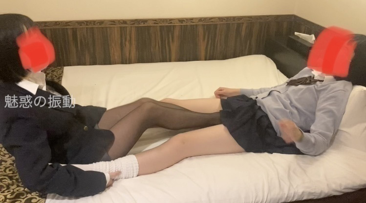 ＜痴女＞ 電気アンマショート動画 れいちゃんとMiyuちゃん 【高画質...