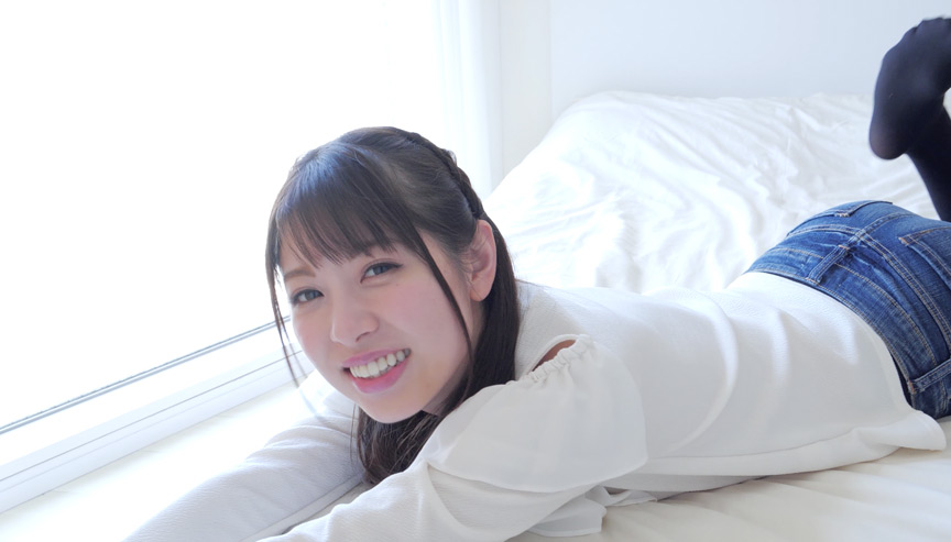 ＜痴女＞ 大人気女優あおいれなチャンの足裏～脇くすぐり！ 【高画質】