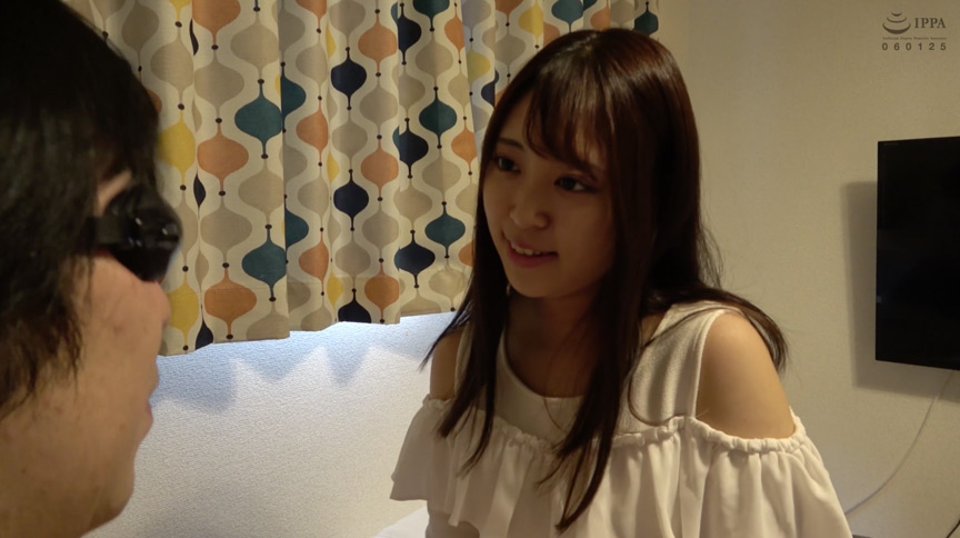 ＜痴女＞ 加賀美さらチャンの舌ベロ顔舐め鼻フェラ手コキプレイ！ 【高画...