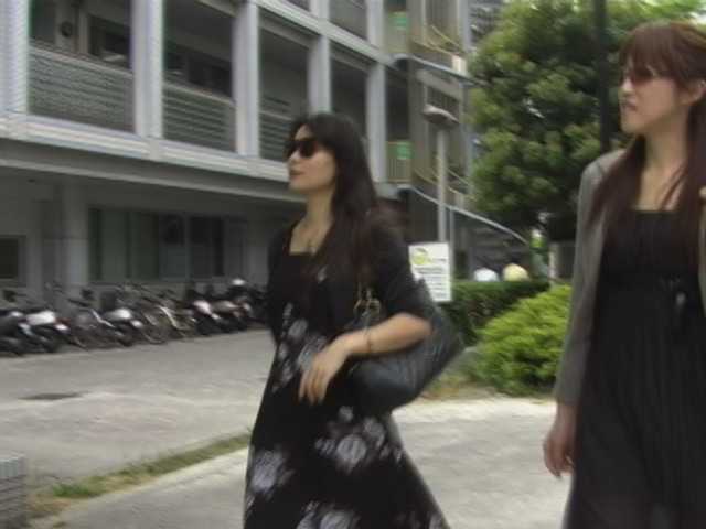 ＜痴女＞ 暇をもて余したマダムたちのM男のチンチン玉遊び 【高画質】