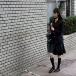 ＜痴女＞ M男の勃起チ○ポに興味深々のウブな女子校生 【高画質】