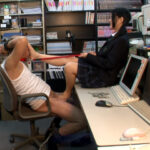 ＜痴女＞ 可愛い小娘に生足と桃尻で徹底的に躾けられるマゾ親父 【高画質】