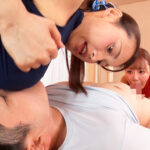 ＜痴女＞ 乳首舐められ続けながらち○ぽしゃぶられ続ける 【高画質】