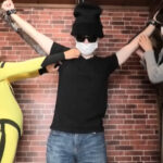 ＜痴女＞ 痴女2人に26分くすぐり拷問の刑にかけられたM男 【高画質】