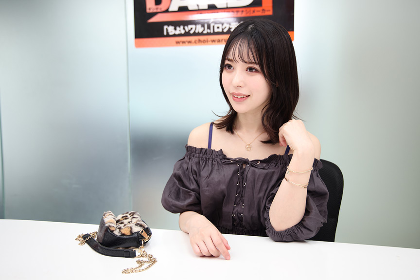 ＜痴女＞ 絶倫M男君をビンビンにさせる小悪魔ギャル 天馬ゆい 【高画質...