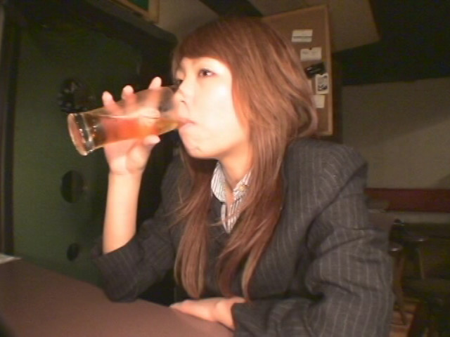 ＜痴女＞ そのOL、凶暴につき 【高画質】