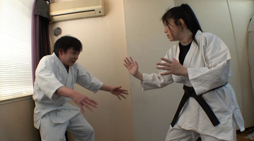 ＜痴女＞ 格闘熟女医 ～舐め犬調教～ 桜木かおり 【高画質】