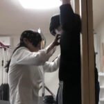 ＜痴女＞ 女医に立ち拘束されてくすぐりの刑にかけられたM男！ 【高画質】