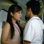 ＜痴女＞ 満員電車で接吻挑発されちゃって… 【高画質】