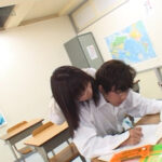 ＜痴女＞ 突然背後から手コかれちゃった僕。 その2 【高画質】