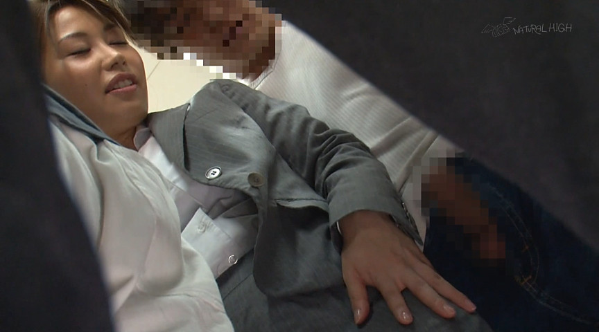 ＜痴女＞ 満員電車の2両目に潜むちんヌキ痴漢女を追え！ 【高画質】