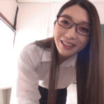 ＜痴女＞ 美脚痴女の絡みつくベロ／香苗 【高画質】