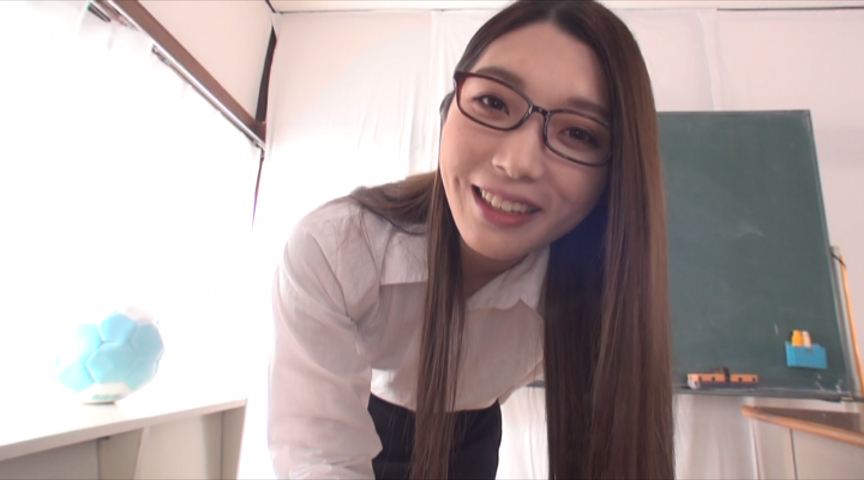 ＜痴女＞ 美脚痴女の絡みつくベロ／香苗 【高画質】