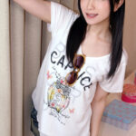 ＜痴女＞ ド痴女ロリギャルが挨拶代わりにちんちんいじり！ 【高画質】