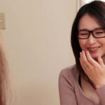 ＜痴女＞ 僕に媚薬を●ませてエロ尻で痴女るお母さん 坂本なつ歩 【高画質】