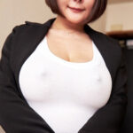 ＜痴女＞ 営業にきた生保レディがまさかのノーブラノーパン！？ 【高画質】