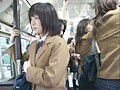 ＜痴女＞ 新・間違えたフリして通学バスに乗り込んでヤられた1 【高画質】