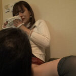 ＜痴女＞ 犬嗅ぎ娘4 チン嗅ぎソムリエ あす編 【高画質】