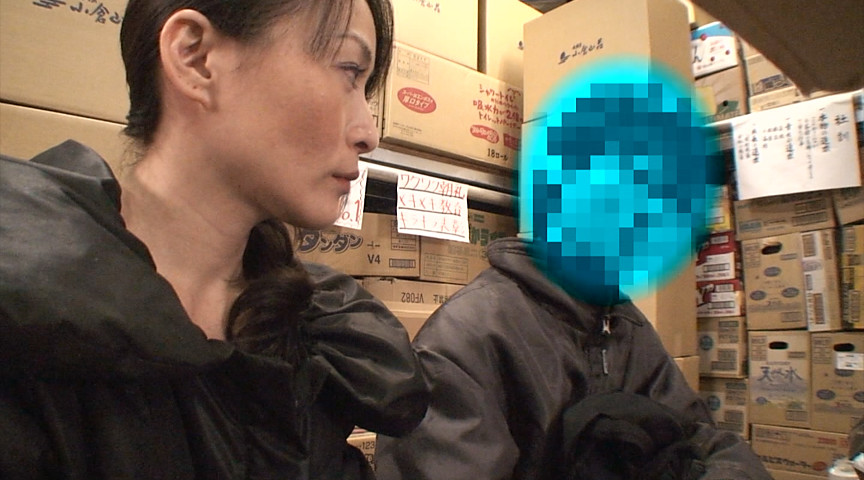 ＜痴女＞ 捕まえた男子のチンポを喰いまくる女万引きGメンがいた 【高画...