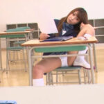 ＜痴女＞ 突然パンチラで挑発されてこっそりシゴいちゃった僕。6 【高画質】