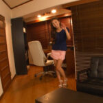 ＜痴女＞ ザーメンを太腿とパンツに放出してもいいですか！？2 【高画質】