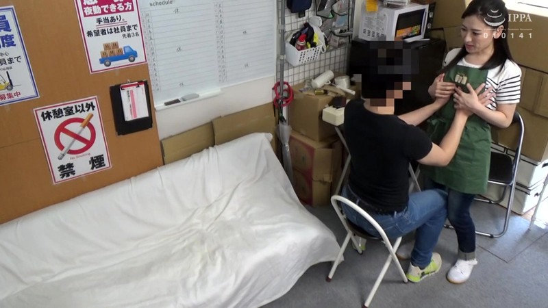 ＜痴女＞ ヤリ部屋になっているバイト先の休憩室15 【高画質】