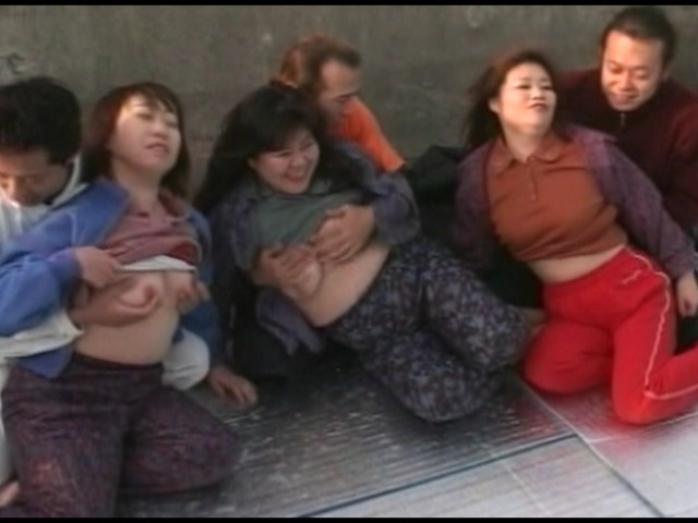 ＜痴女＞ 昭和の大乱交 会員制やりまん熟主婦27人！総合計52P！ 【...