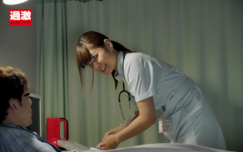 ＜痴女＞ 布団の中の密着ピストンで膣奥を突かれ発情した看護師 【高画質...