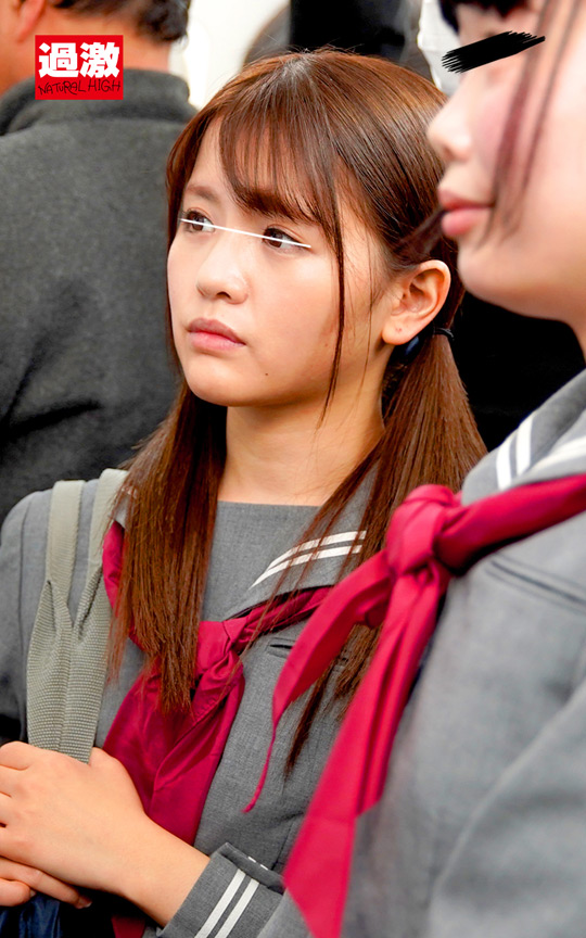 ＜痴女＞ 唾液ダラダラ接吻痴漢4 密着して舐めまくる痴女子○生 【高画...