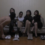 ＜痴女＞ 瀋陽の女王様たちの犬になった小剛 【DUGA】