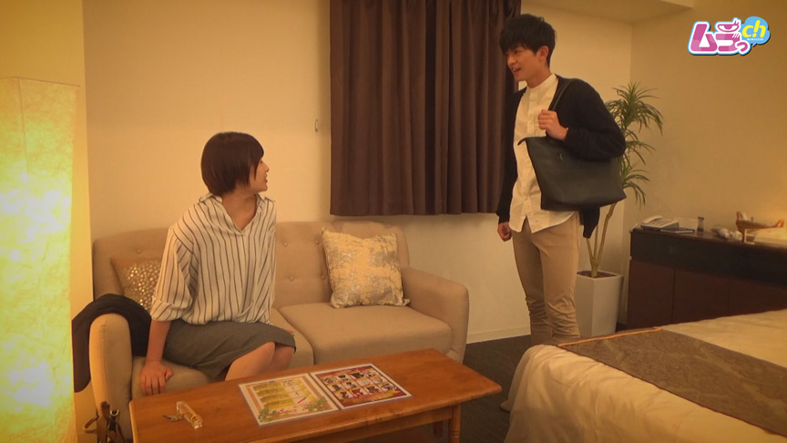 ＜痴女＞ ホテル盗撮 筆おろししまくるド淫乱痴女 【高画質】