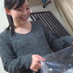 ＜痴女＞ 素人女王様の無邪気な糞尿調教 人間ゲロ袋詰め 【DUGA】