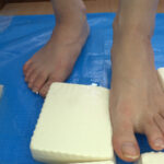 ＜痴女＞ 倉科ちゃんの豆腐ラッシュ 裸足 【DUGA】