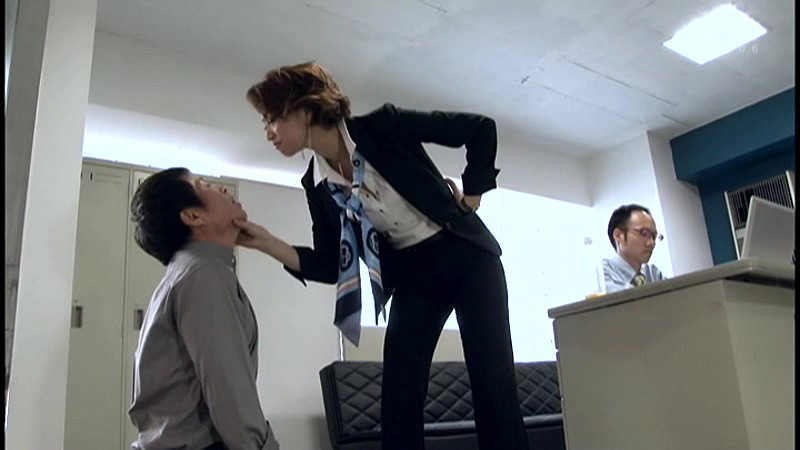 ＜痴女＞ 女王様社長と社内マゾ教育 真紀ナオミ 【DUGA】