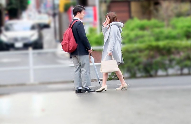 ＜痴女＞ 一般男女モニタリングAV 絶倫巨乳妻が逆ナンパ体験4 【DU...