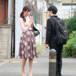 ＜痴女＞ 仲良しママ友対抗！童貞逆ナンパ射精バトル！！ 【DUGA】