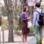 ＜痴女＞ 絶倫巨乳妻と童貞男子がラブホからの脱出に挑戦！2 【DUGA】