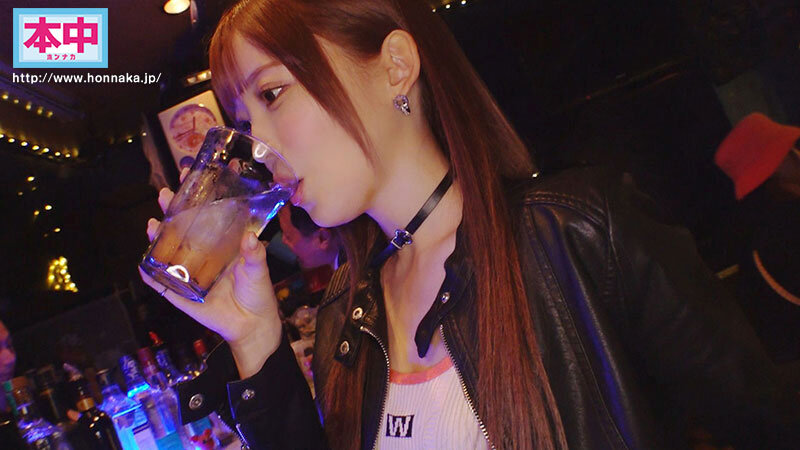 【痴女】 飲み屋でいきなり逆ナンしてきたくせに、弄って焦らして寸止めさ...