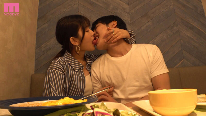 【痴女】 あれ？外なのにおっきしてる 彼女が在宅の2日間、セフレ志願の...