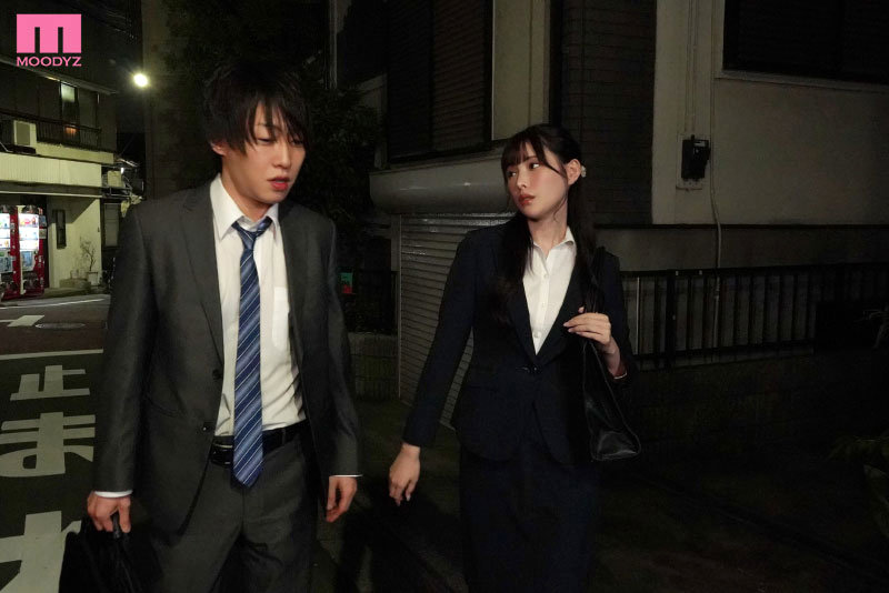 【痴女】 歓迎会で終電を逃した僕に「先輩うちに泊まっていきます？」と肉...