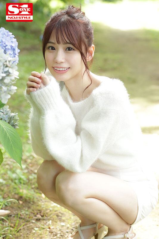 【痴女】 清純さに惚れて何度も告白した結果、やっと付き合えた彼女は ド...