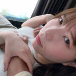 【痴女】 あざと顔で見つめてくるのにヤラせてくれない僕のパイフレをその気にさせて密着乳揉みしだき ＜FANZA＞