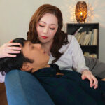 【痴女】 オバサンが大人のキスを教えてあげる 下品な痴熟女の濃密接吻性交 悠木あやね ＜FANZA＞